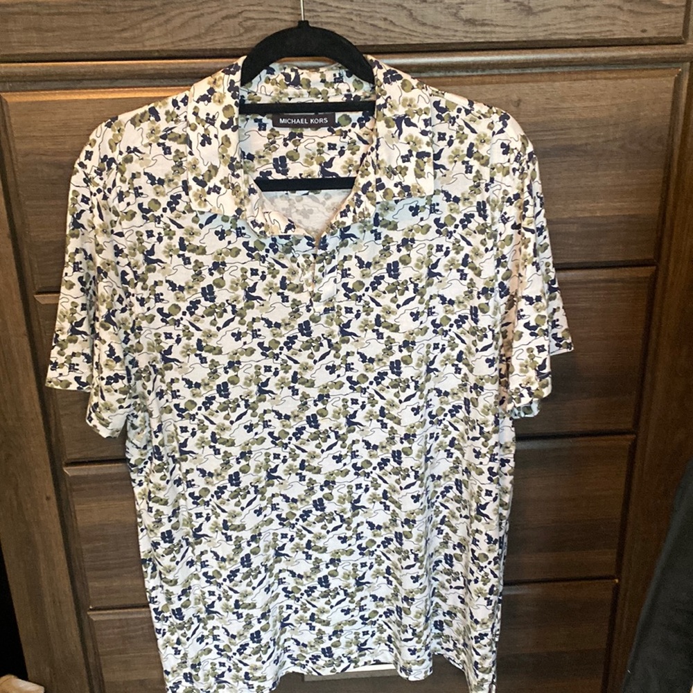 Short sleeve casual shirt
